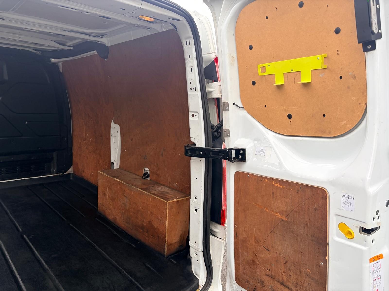 Ford Transit Custom 2.0 300 - Image 5