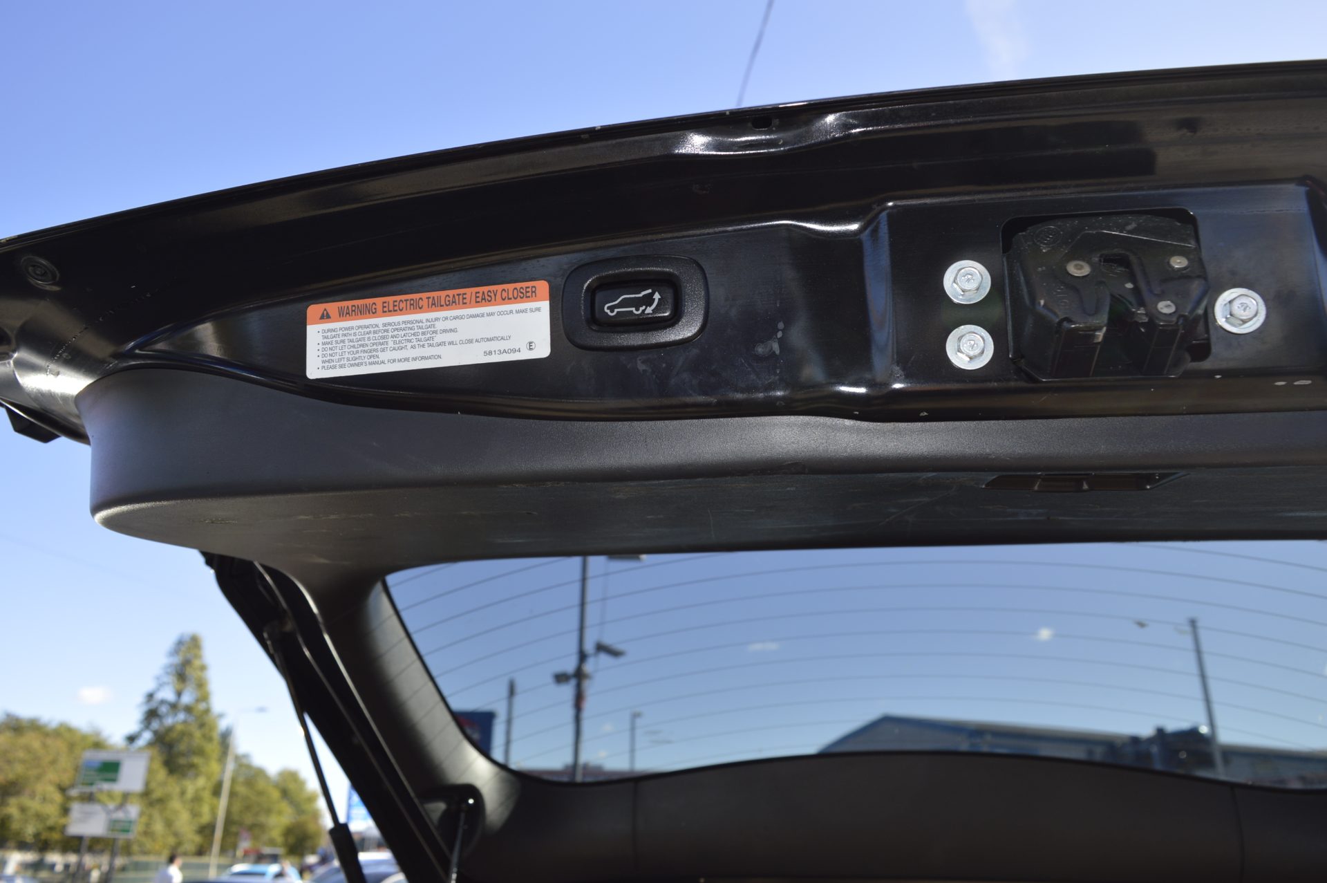 Mitsubishi OUTLANDER AUTO 7 SEATS - Image 10