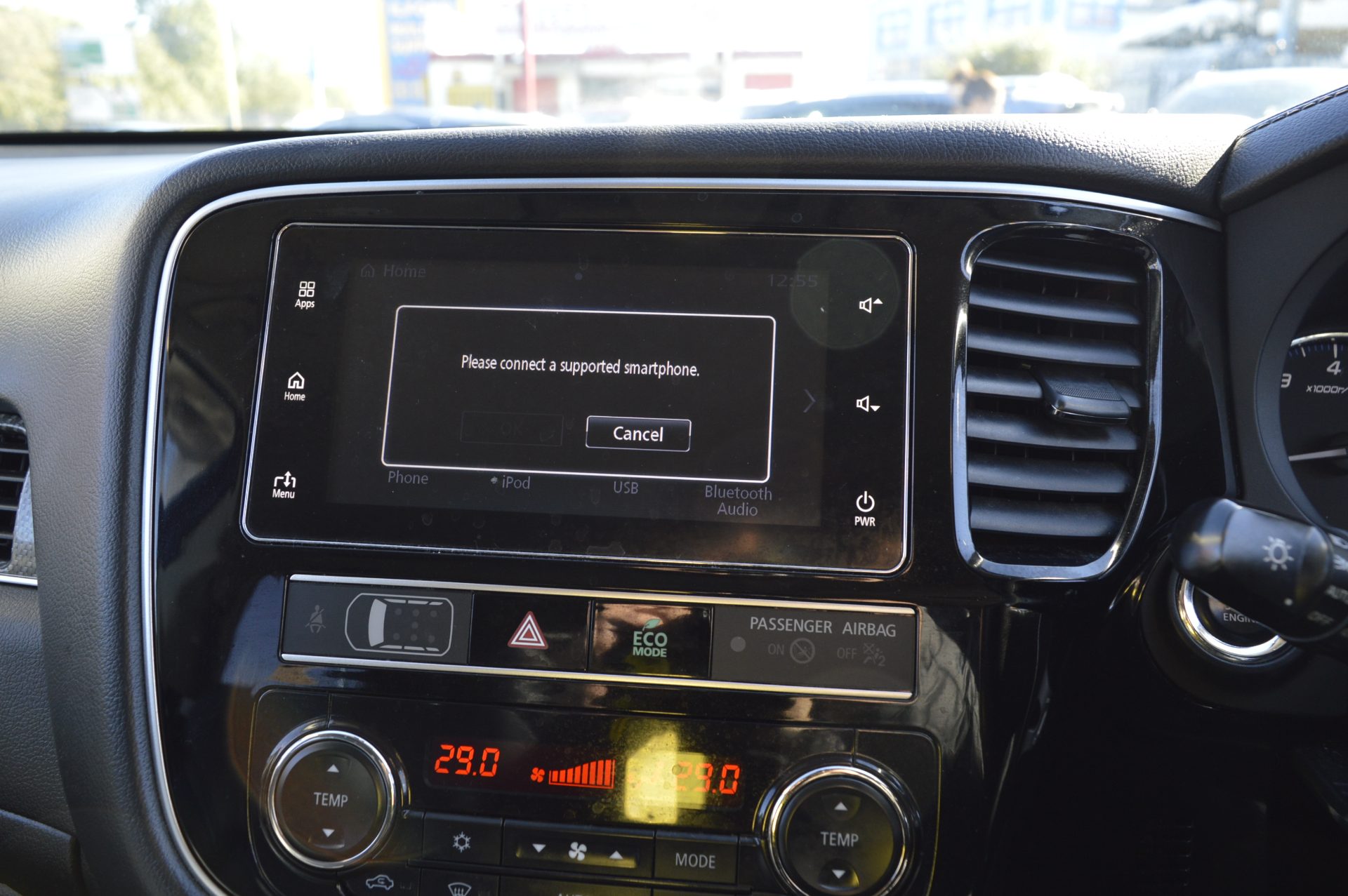 Mitsubishi OUTLANDER AUTO 7 SEATS - Image 19