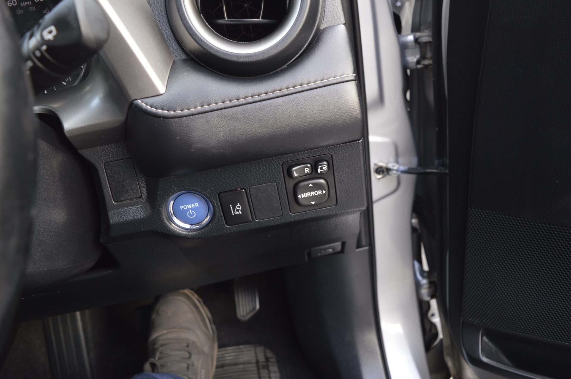 Toyota RAV 4 HYBRID AUTO - Image 16