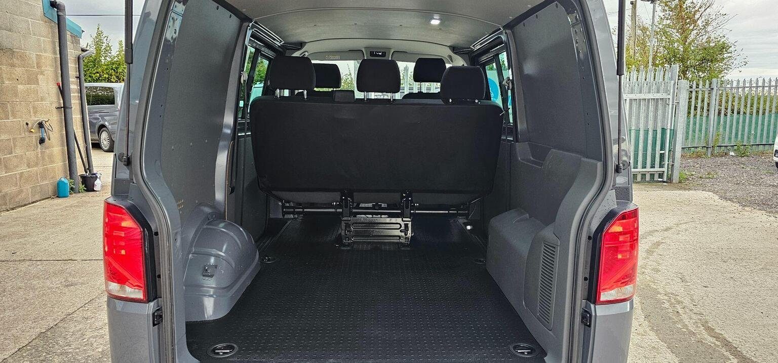 Volkswagen Transporter - Image 1