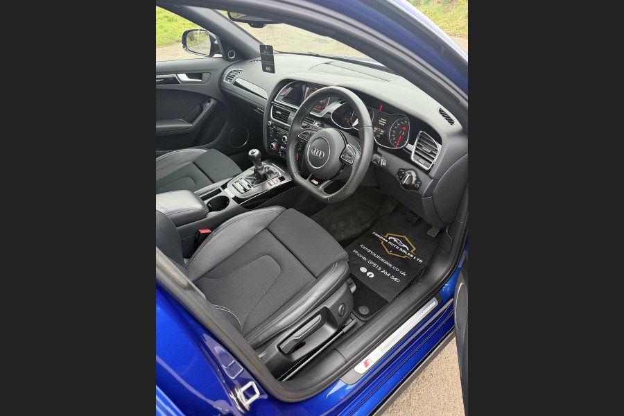 Audi A4, A4 Black Edition - Image 10