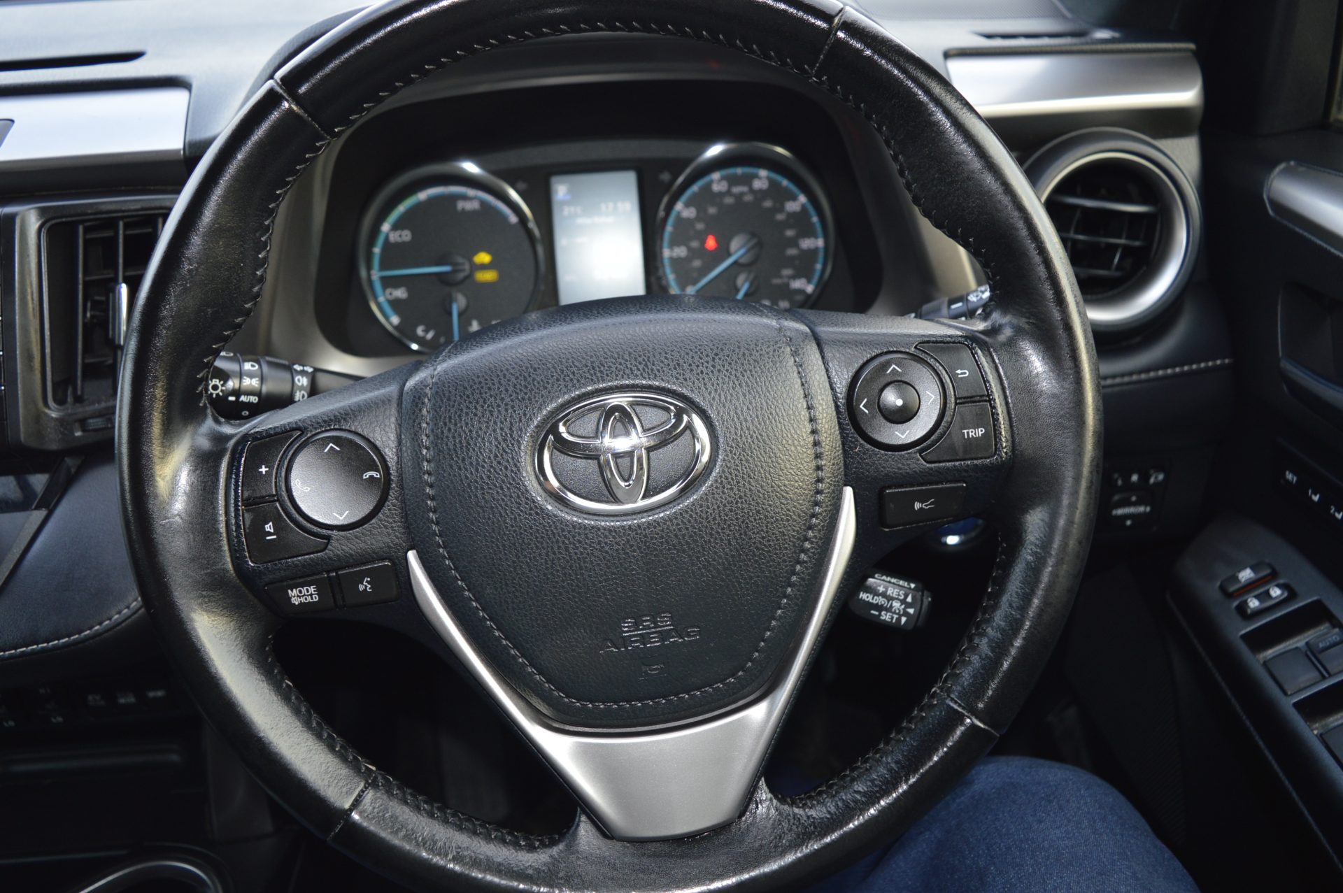 Toyota RAV 4 HYBRID AUTO - Image 18