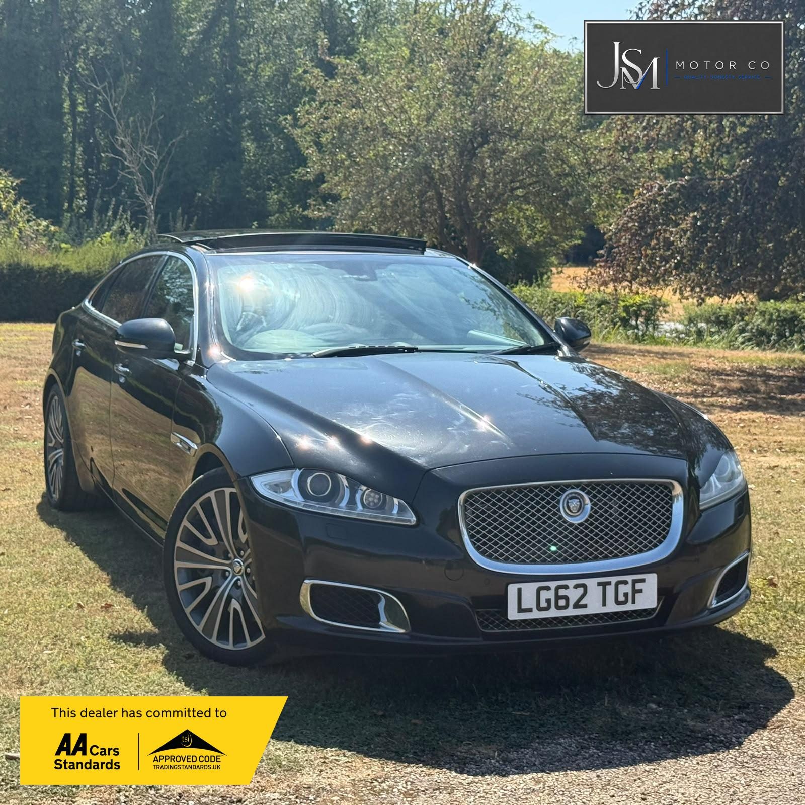 Jaguar Jaguar XJ 5.0 V8 Ultimate Saloon 4dr Petrol Auto Euro 5 (s/s) (LWB) (510 ps)