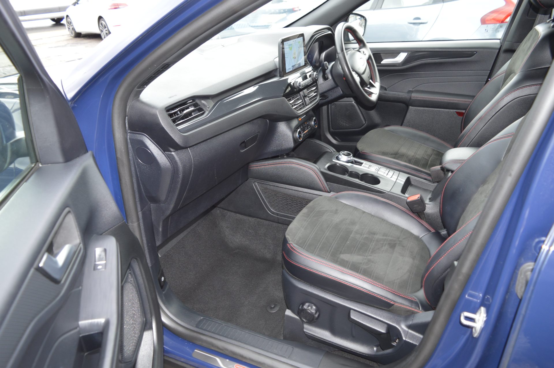 Ford KUGA STLINE PLUG IN HYBRID - Image 12
