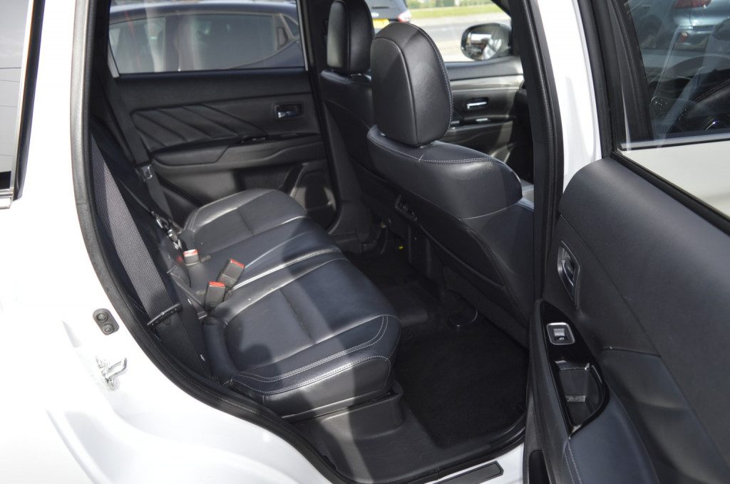 Mitsubishi Outlander - Image 14