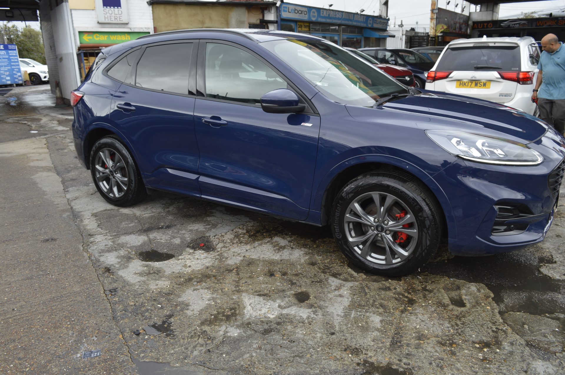 Ford KUGA STLINE PLUG IN HYBRID - Image 6