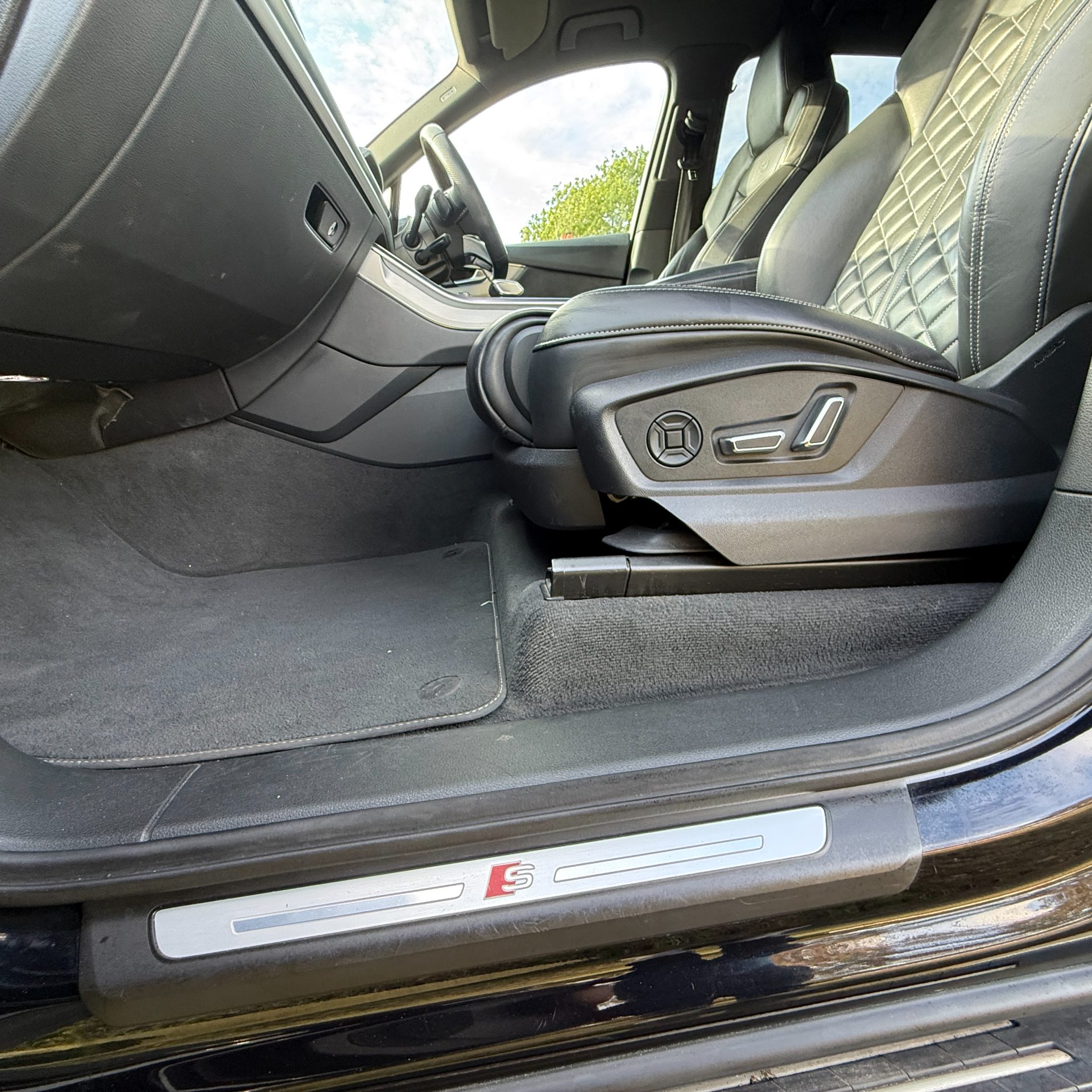 Audi Audi SQ7 4.0 TDI V8 SUV 5dr Diesel Tiptronic quattro Euro 6 (s/s) (435 ps) - Image 18