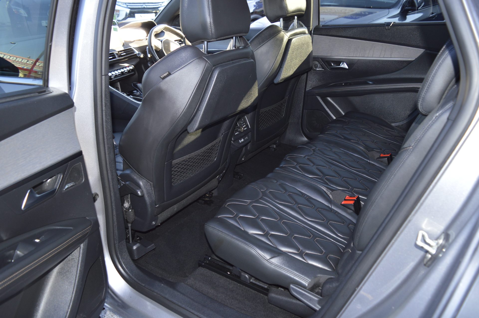 Peugeot 5008 GT - Image 12