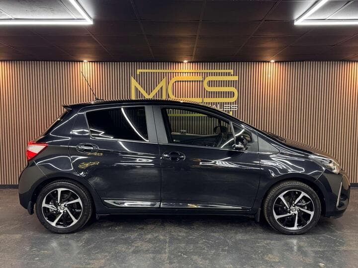 Toyota Yaris - Image 12