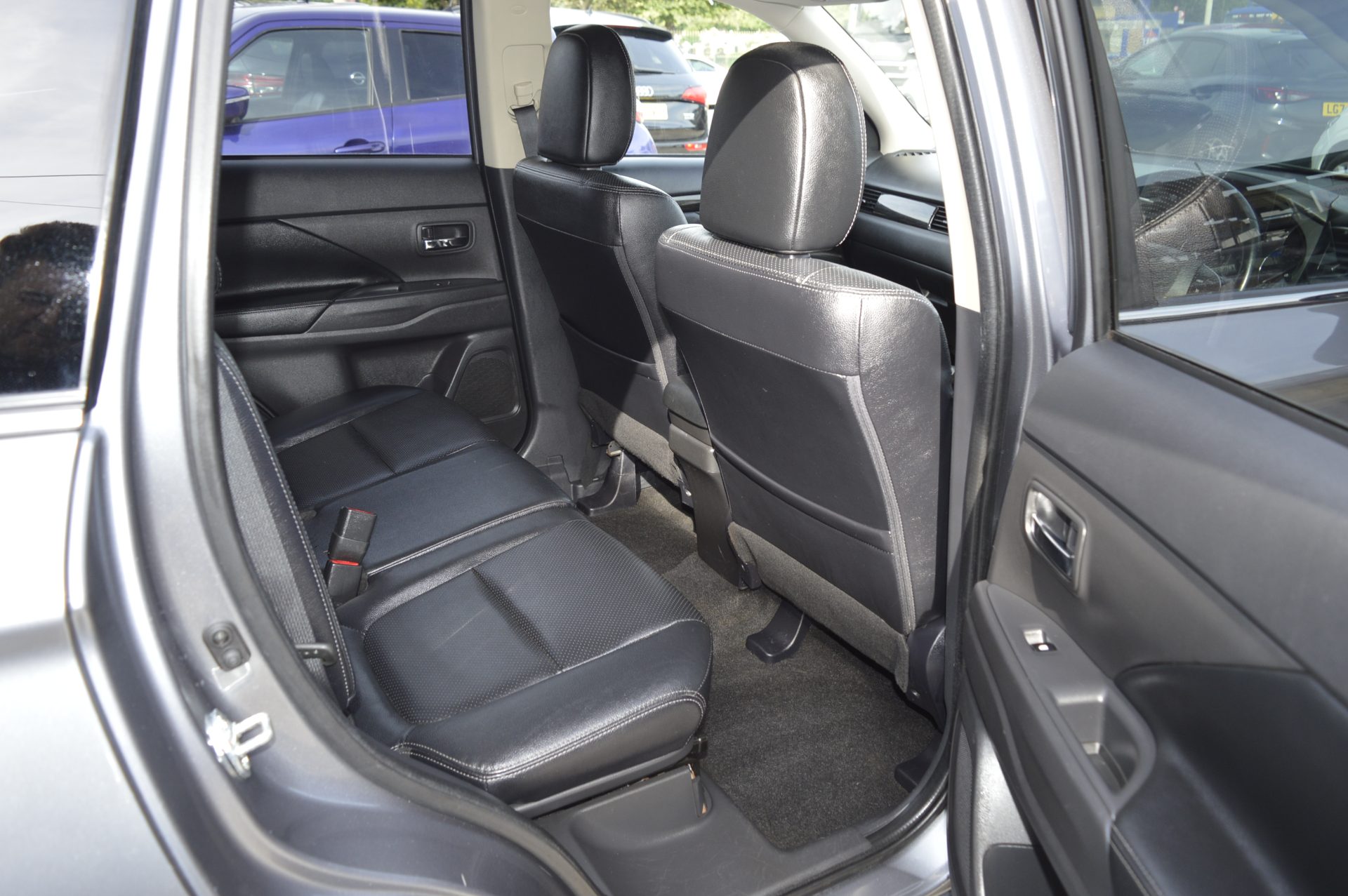 Mitsubishi OUTLANDER 4H - Image 14