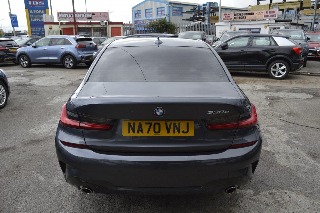 Bmw 3 Series - Image 9