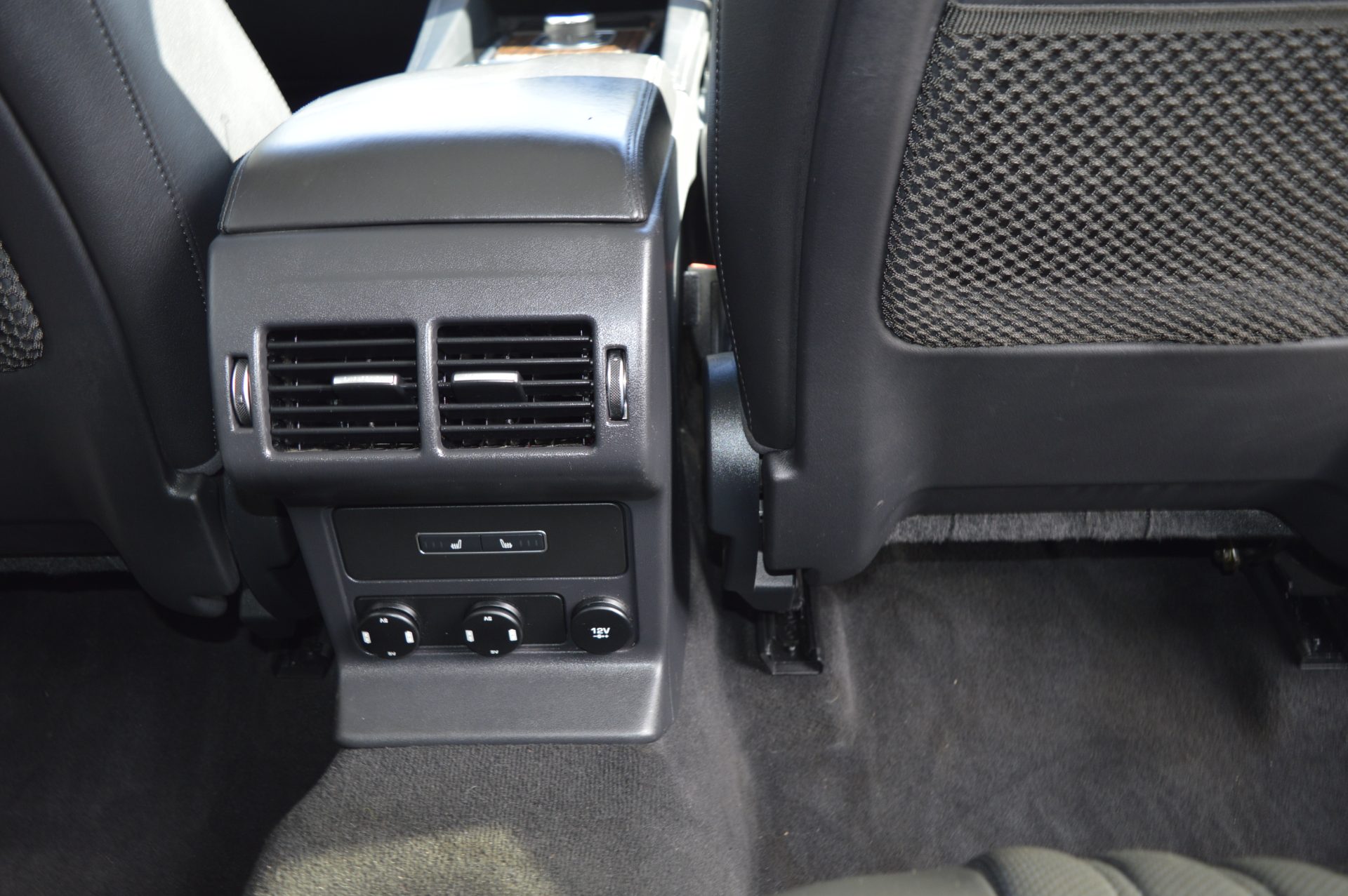 Jaguar F-PACE AUTO SUNROOF - Image 14
