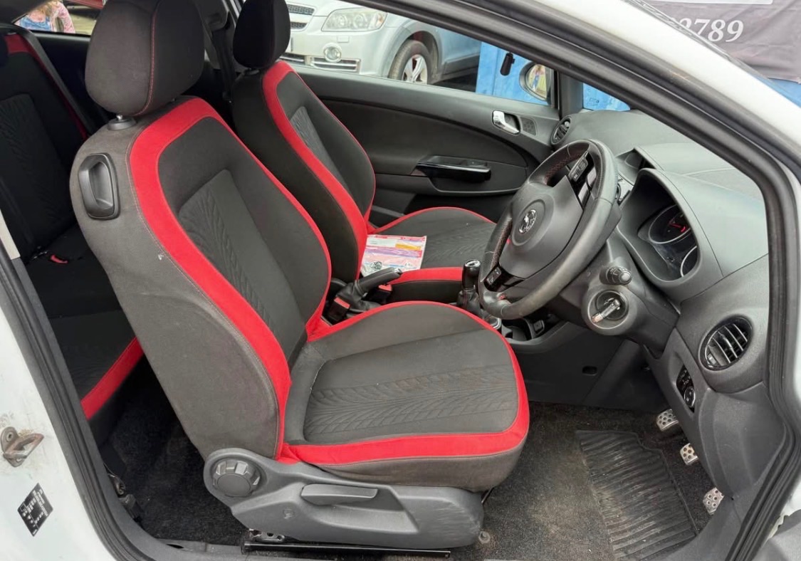 Vauxhall Corsa sri - Image 10
