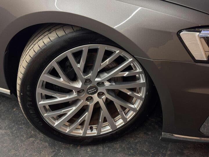 Audi A8 - Image 5