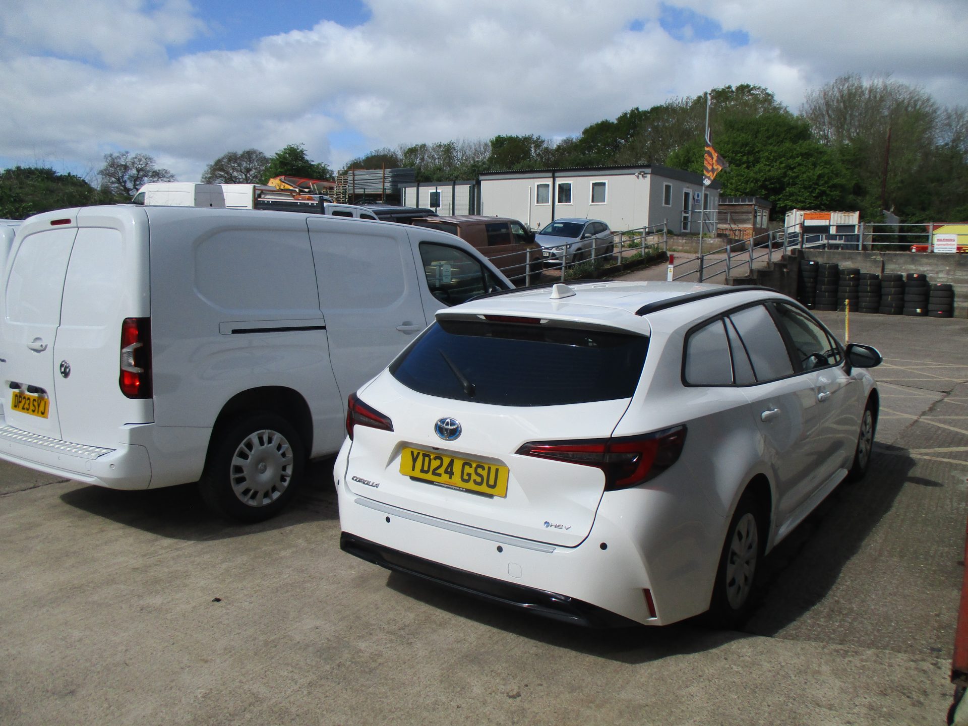Toyota COROLLA COMMERCIAL HYBRID - Image 6