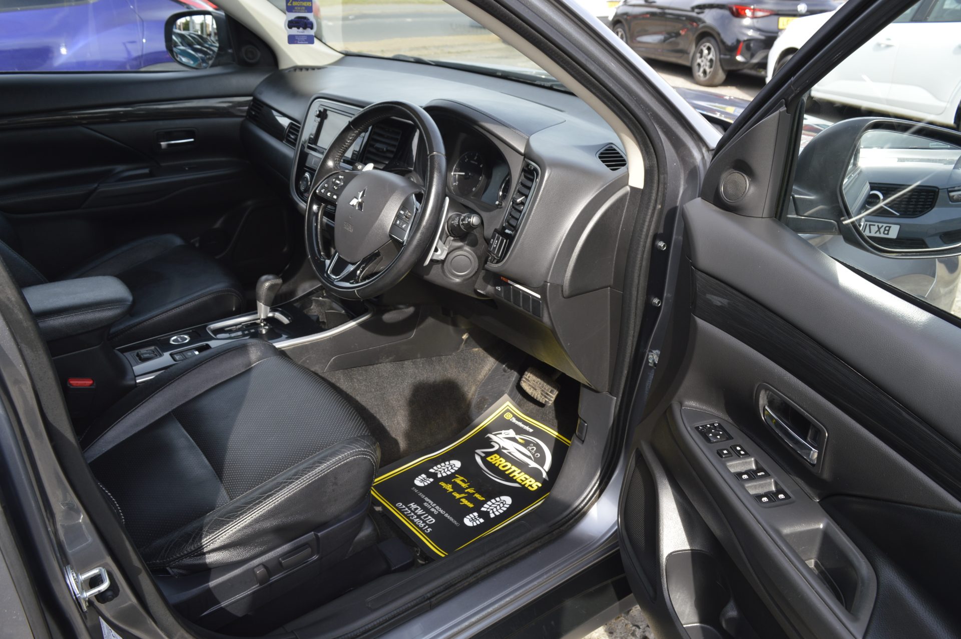 Mitsubishi OUTLANDER 4H - Image 16