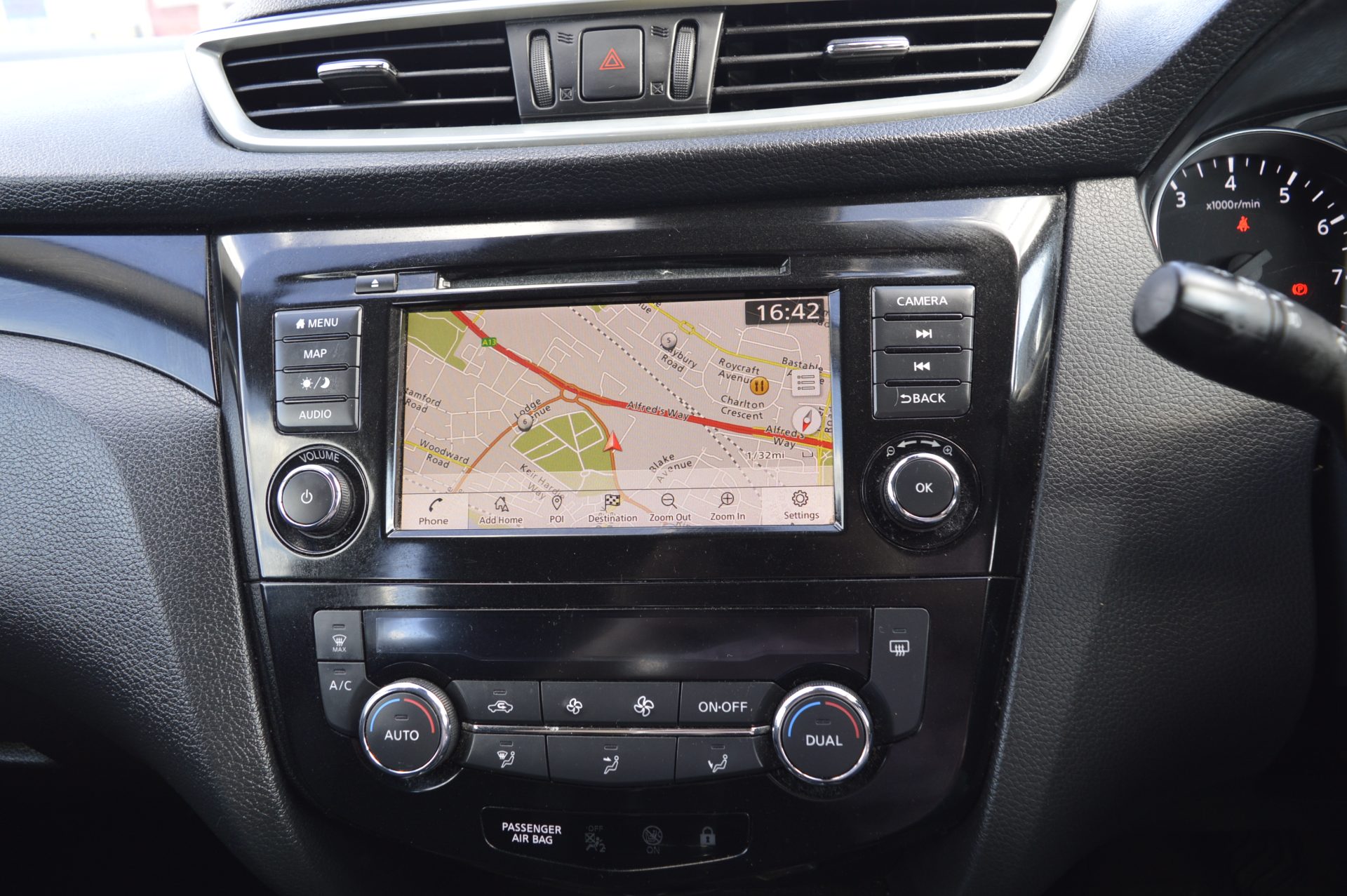 Nissan QASHQAI - Image 17