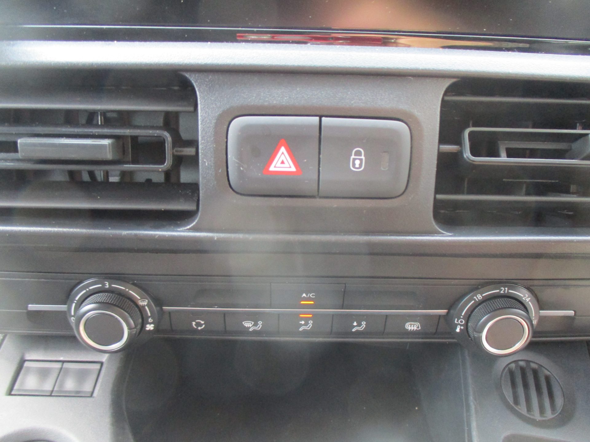 Vauxhall COMBO SPORTIVE L1 H1 - Image 10