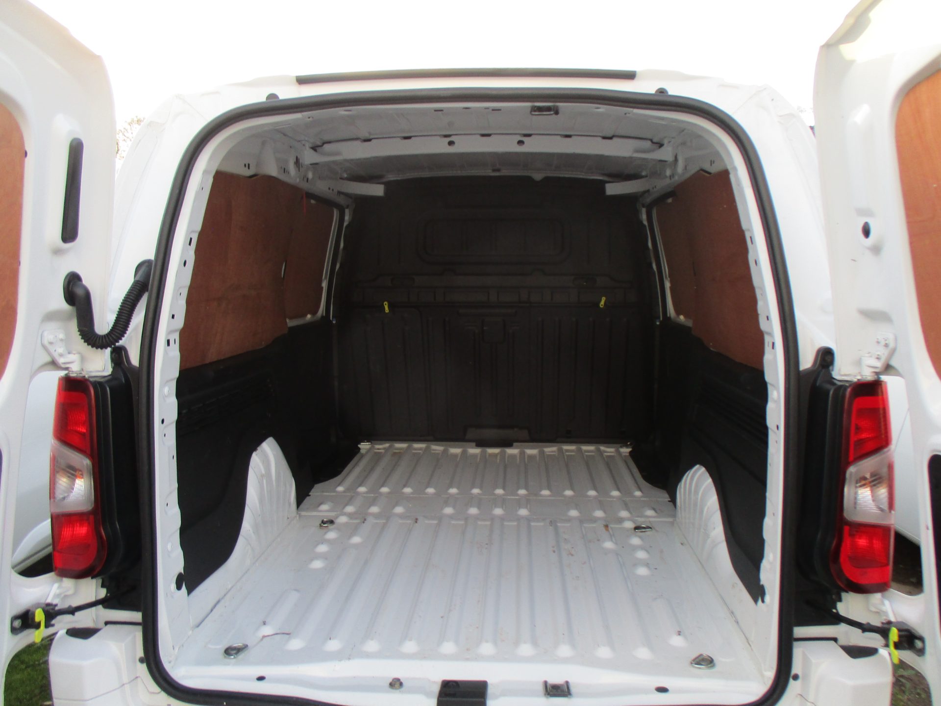 Vauxhall COMBO SPORTIVE L2 HI - Image 5