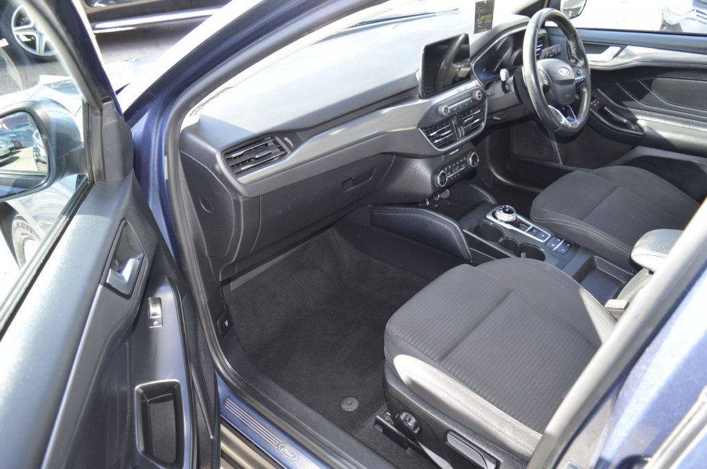 Ford Focus - Image 8