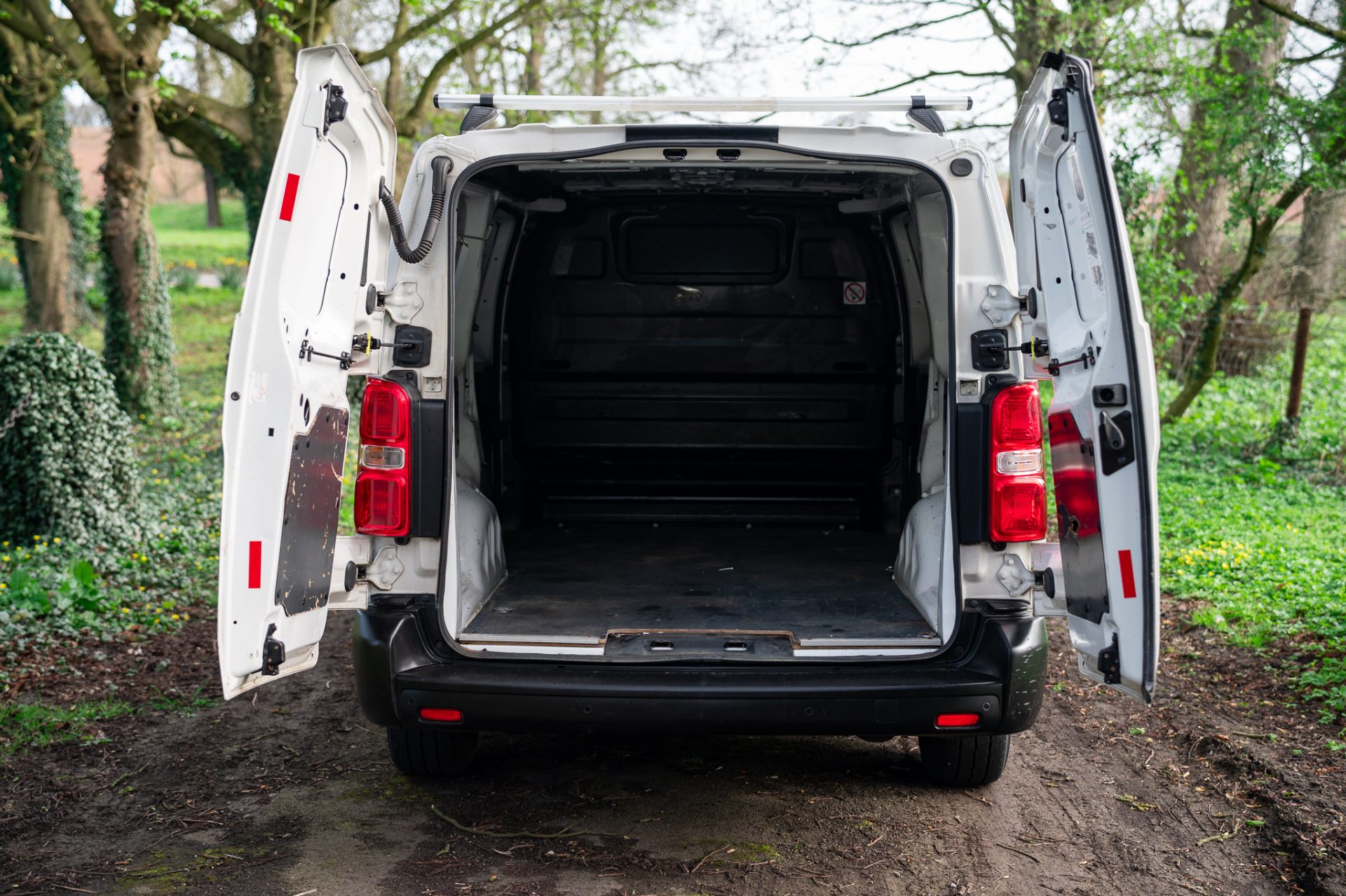 Vauxhall Vivaro 2.0 Turbo D 3100 Dynamic L2 H1 Euro 6 - Image 15