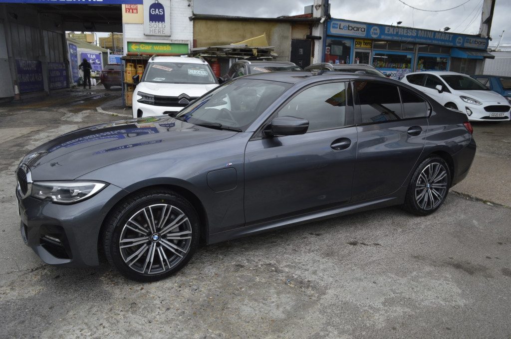 Bmw 3 Series - Image 6