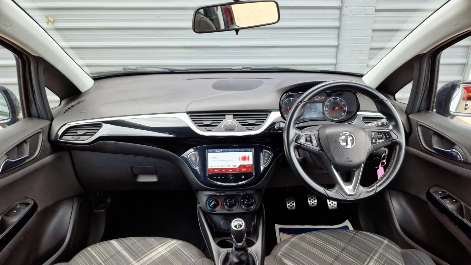 Vauxhall Corsa Limited Edition - Image 10