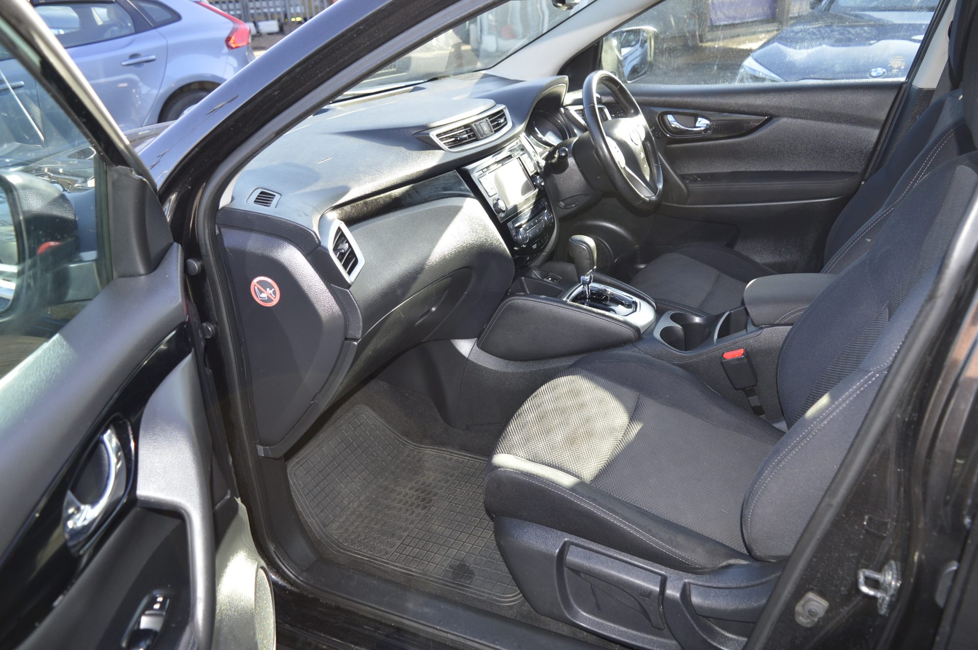 Nissan QASHQAI - Image 11