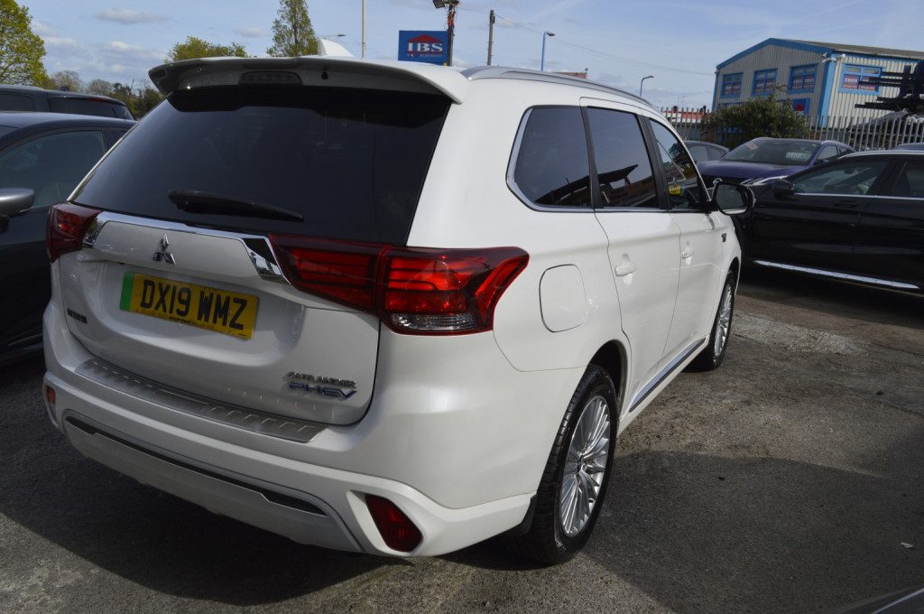 Mitsubishi Outlander - Image 3