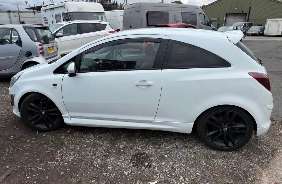 Vauxhall Corsa sri - Image 6