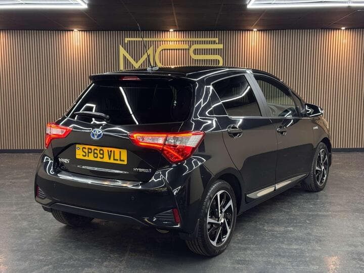 Toyota Yaris - Image 13