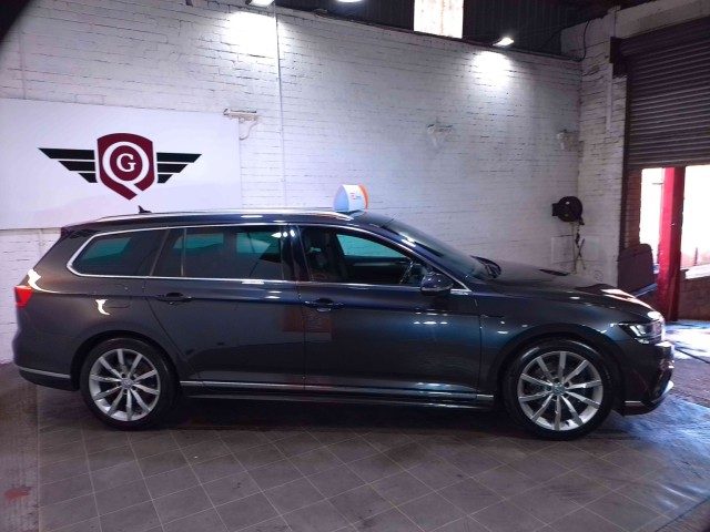 Volkswagen Passat - Image 4