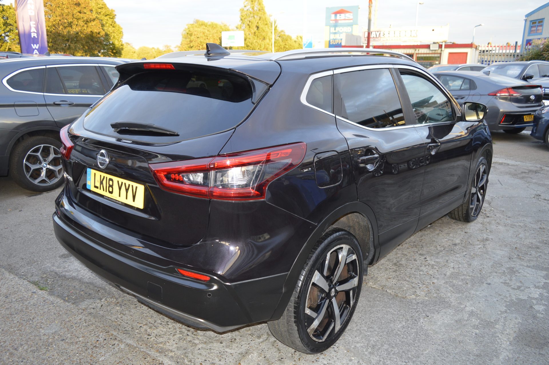 Nissan QASHQAI AUTO - Image 2