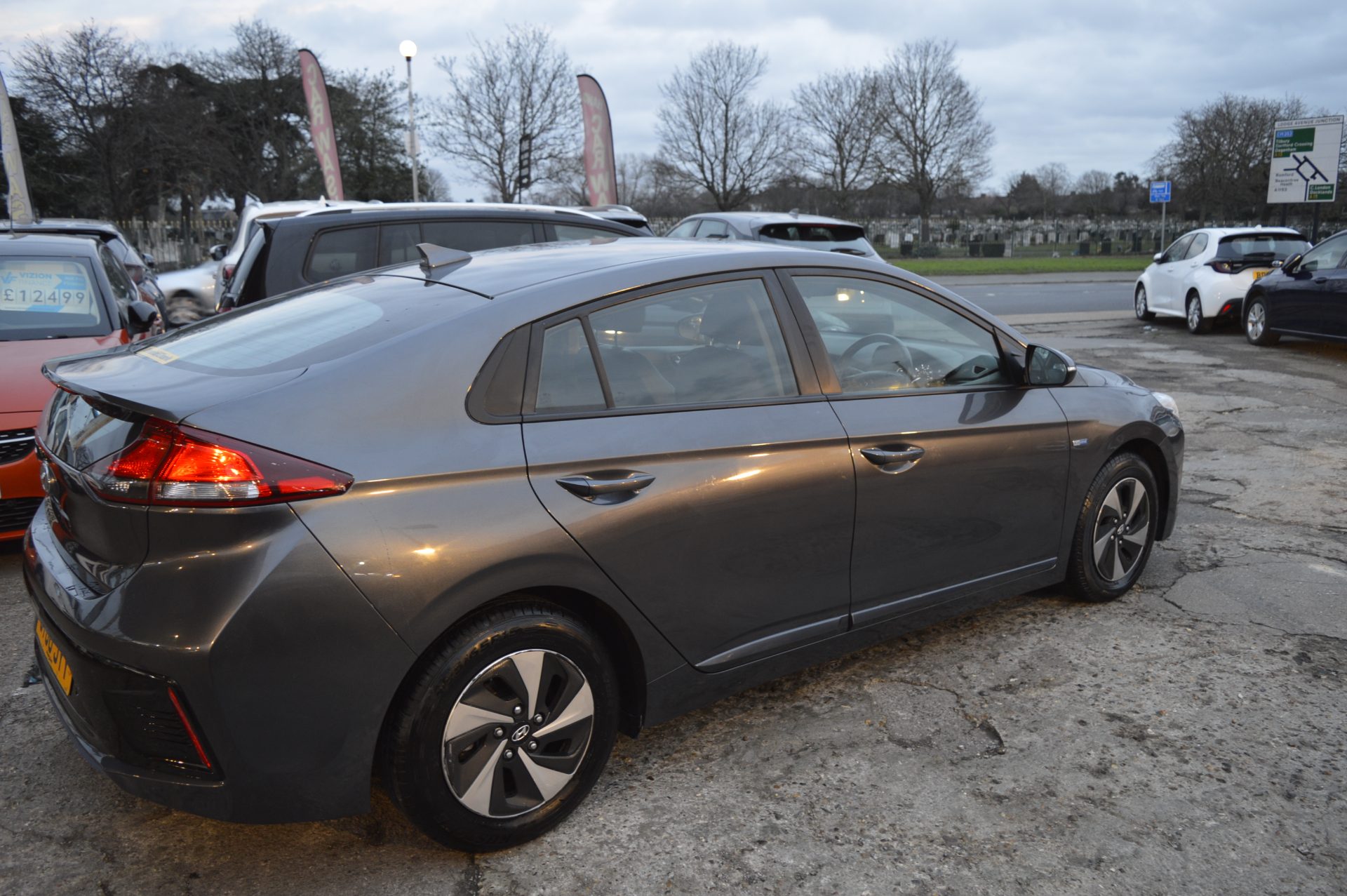 Hyundai IONIQ HYBRID AUTO - Image 6