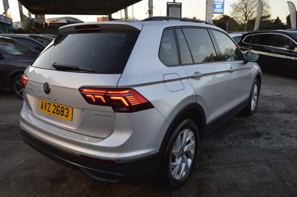Volkswagen Tiguan - Image 3