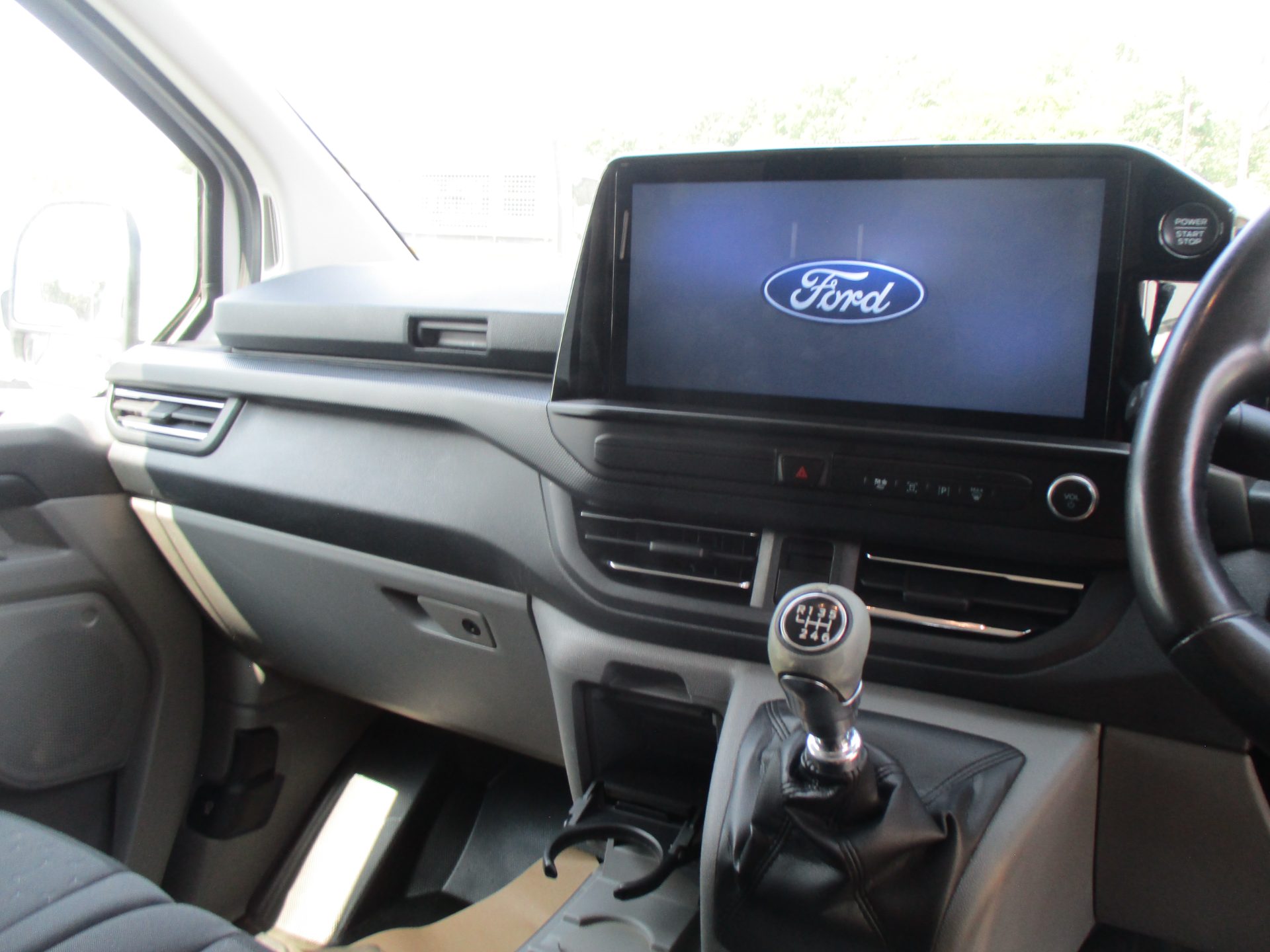 Ford NEW SHAPE CUSTOM LIMITED 136 BHP - Image 5