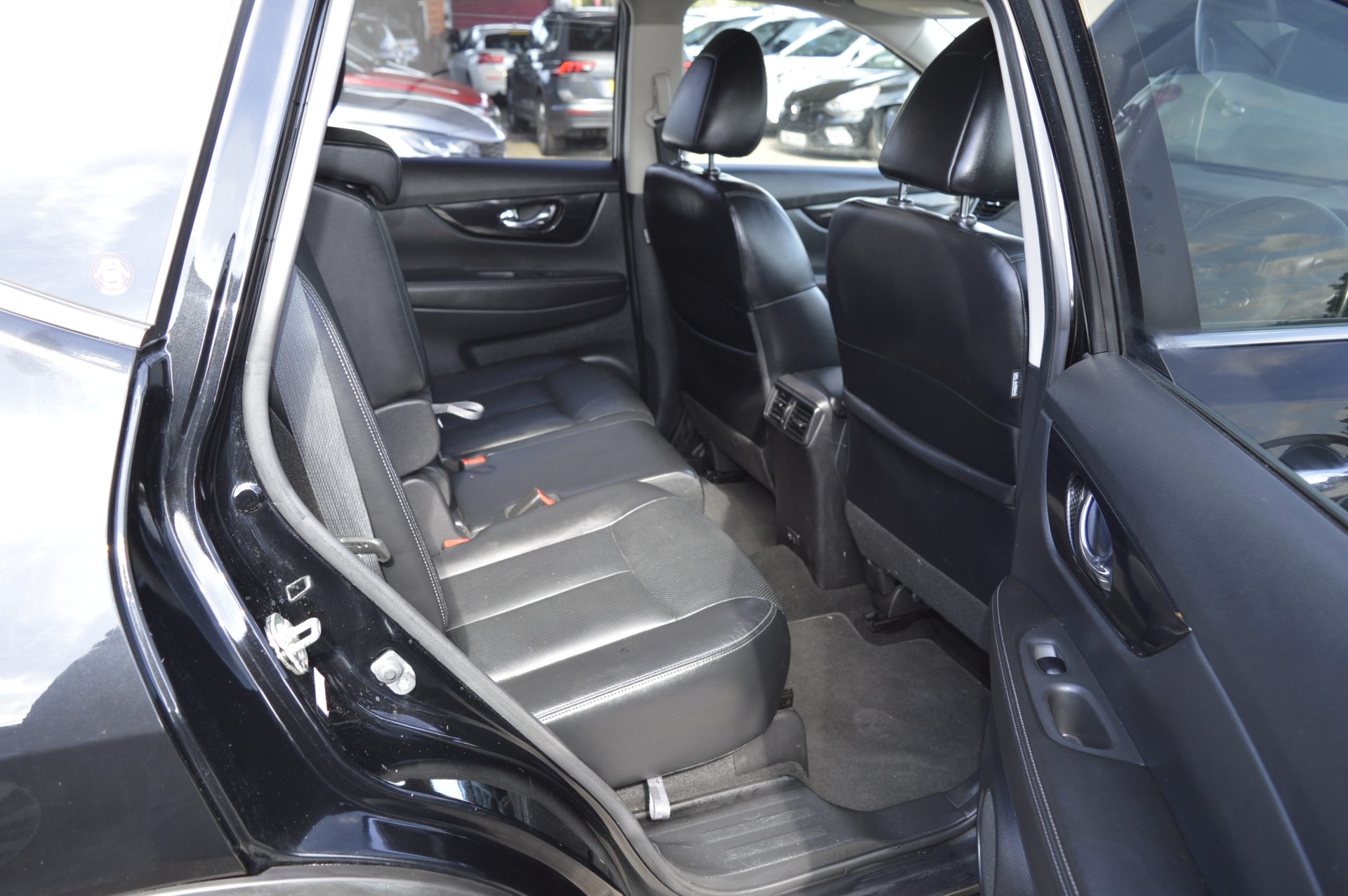 Nissan X-TRAIL TEKNA AUTO 7 SEATS - Image 14