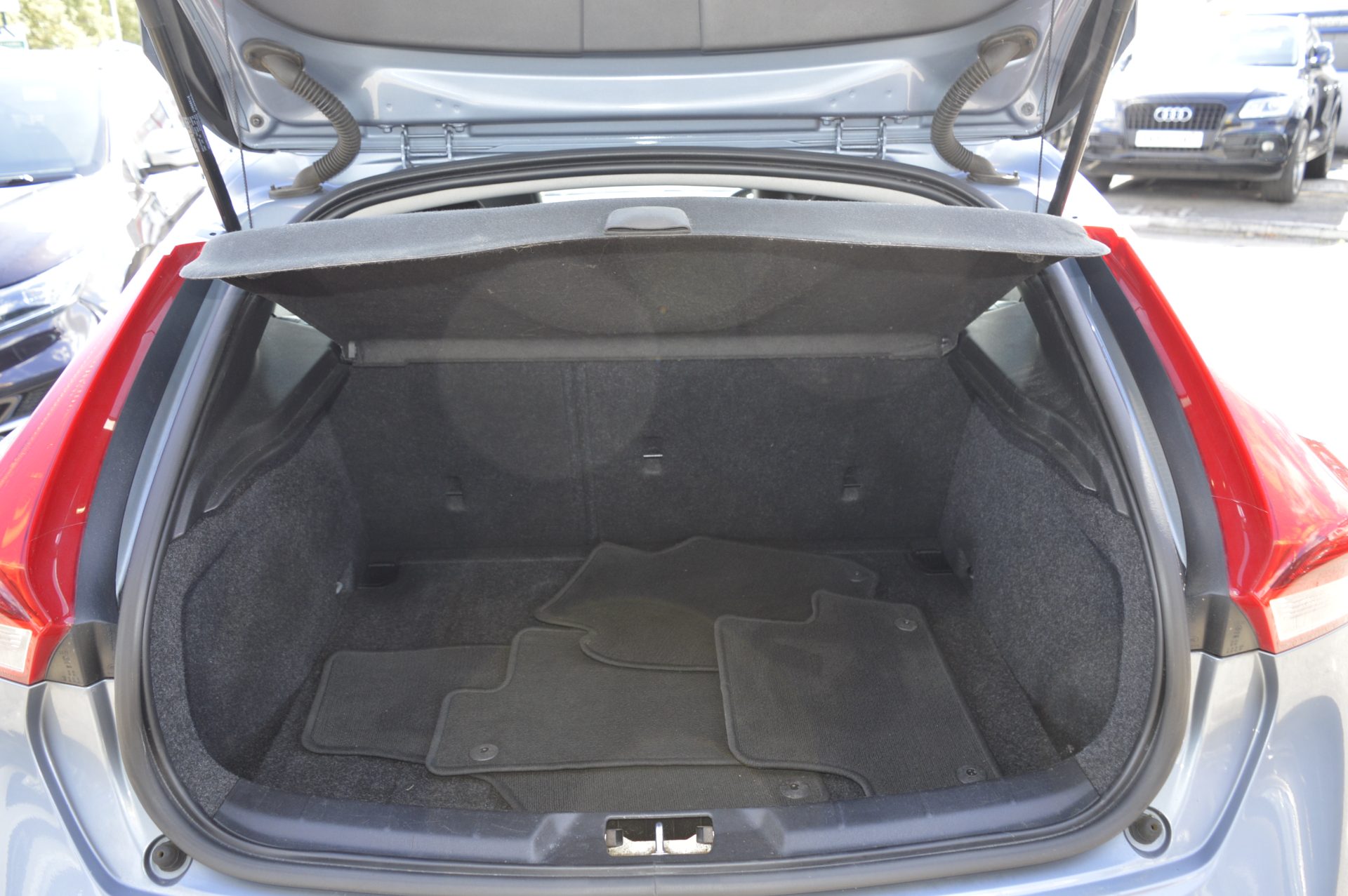 Volvo V40 CROSS COUNTRY - Image 9