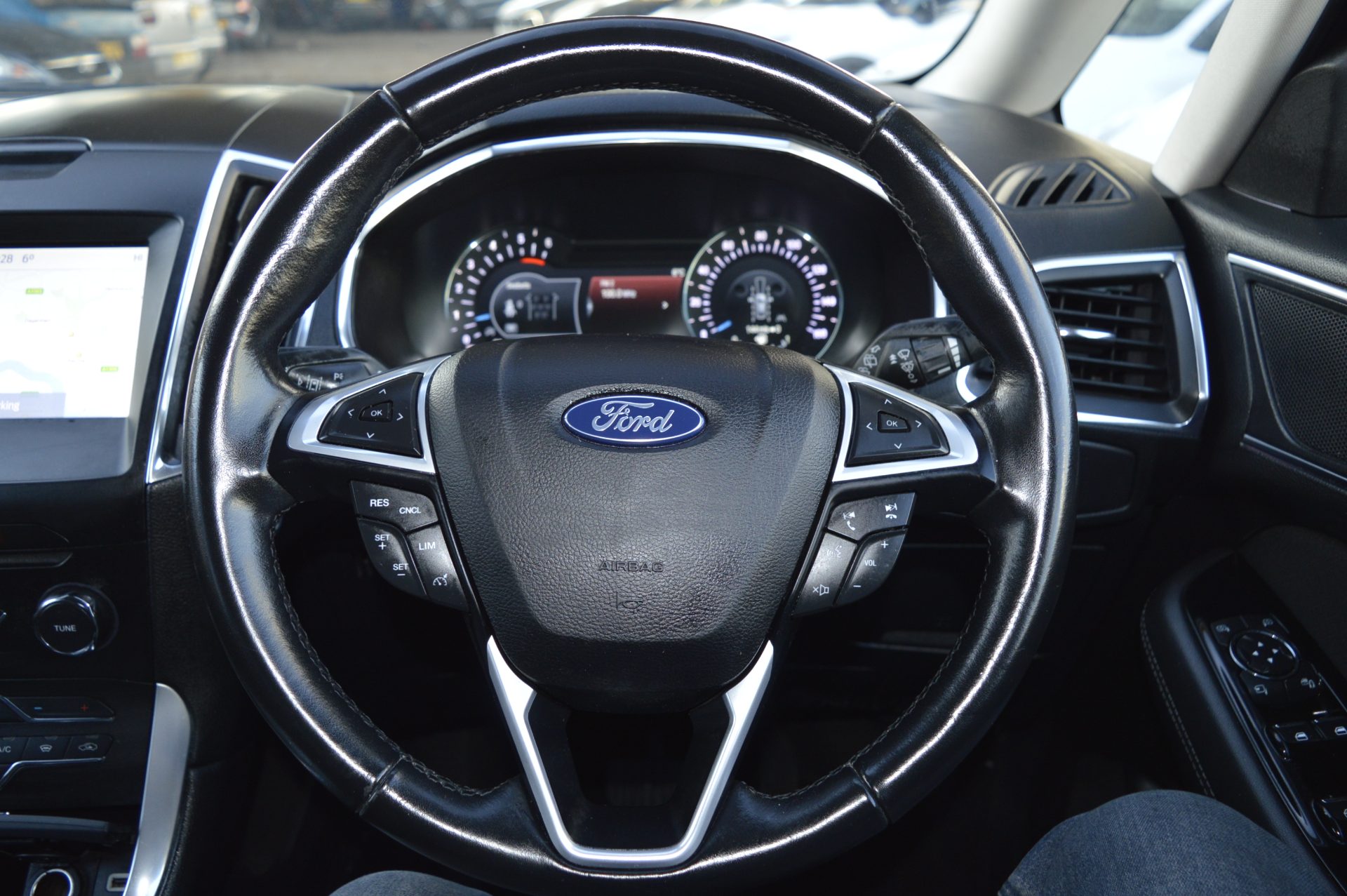 Ford Galaxy - Image 17