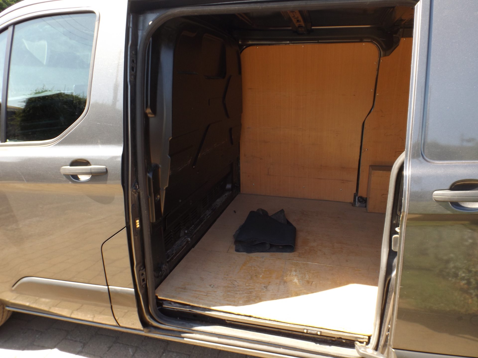 Ford Custom Leader Van 340 L1 2.0L EcoBlue 130PS - Image 11
