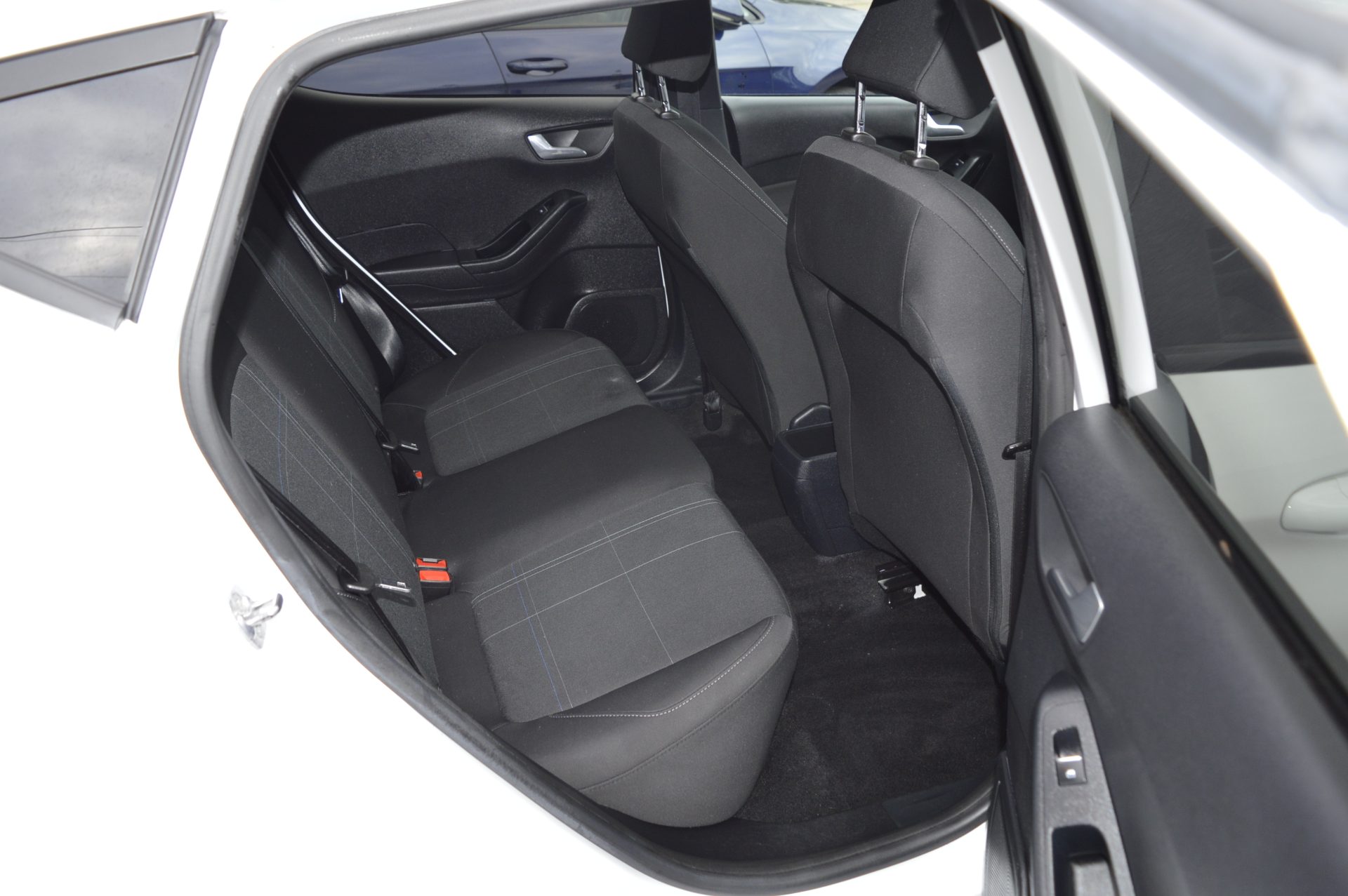 Ford Fiesta - Image 12