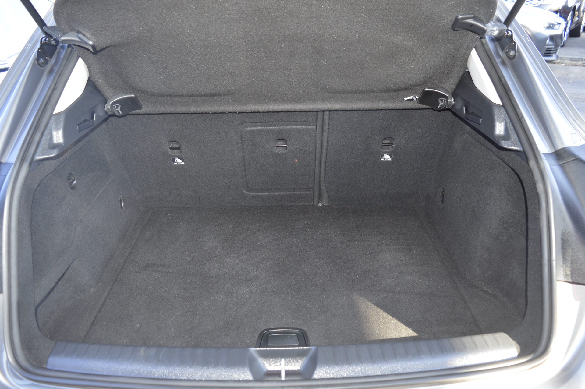 Mercedes-benz GLA AUTO - Image 9