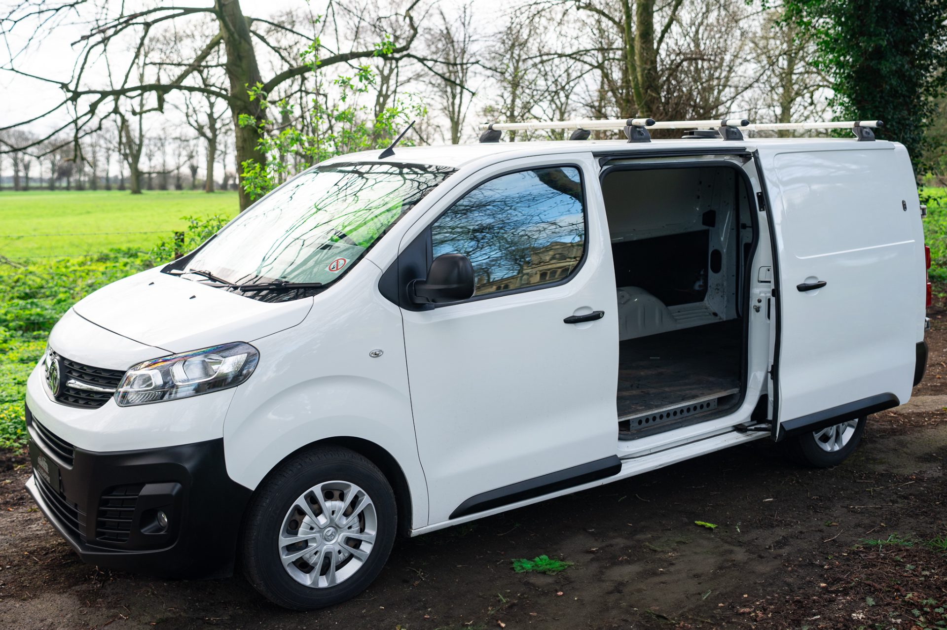 Vauxhall Vivaro 2.0 Turbo D 3100 Dynamic L2 H1 Euro 6 - Image 8
