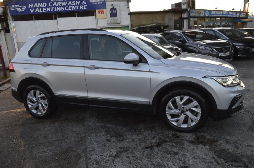 Volkswagen Tiguan - Image 7