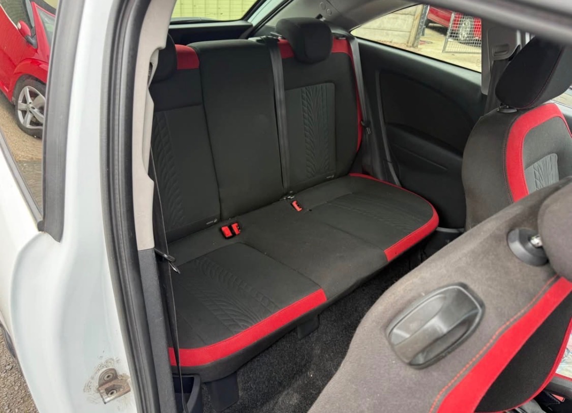 Vauxhall Corsa sri - Image 12