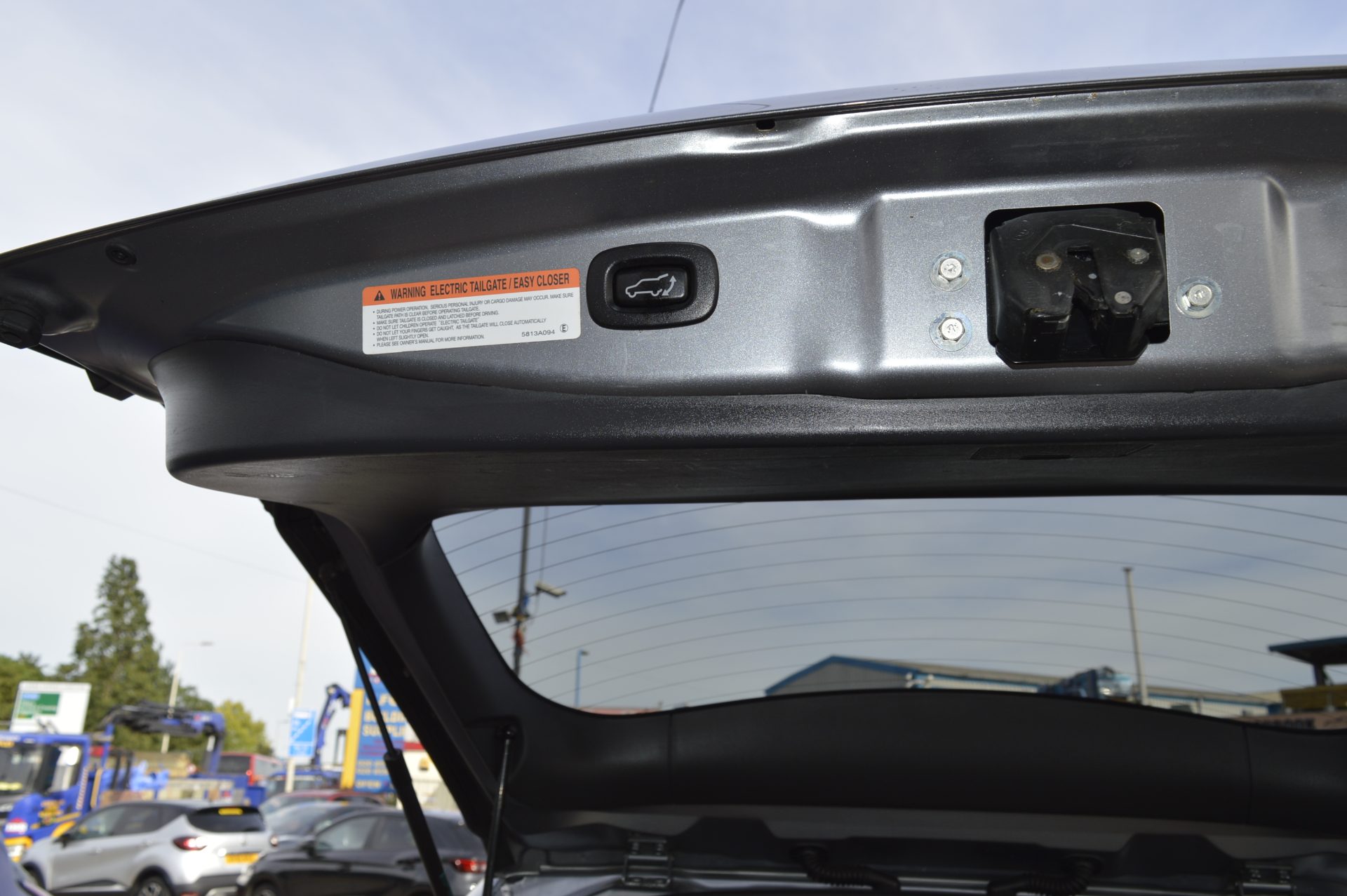 Mitsubishi OUTLANDER 4H - Image 10