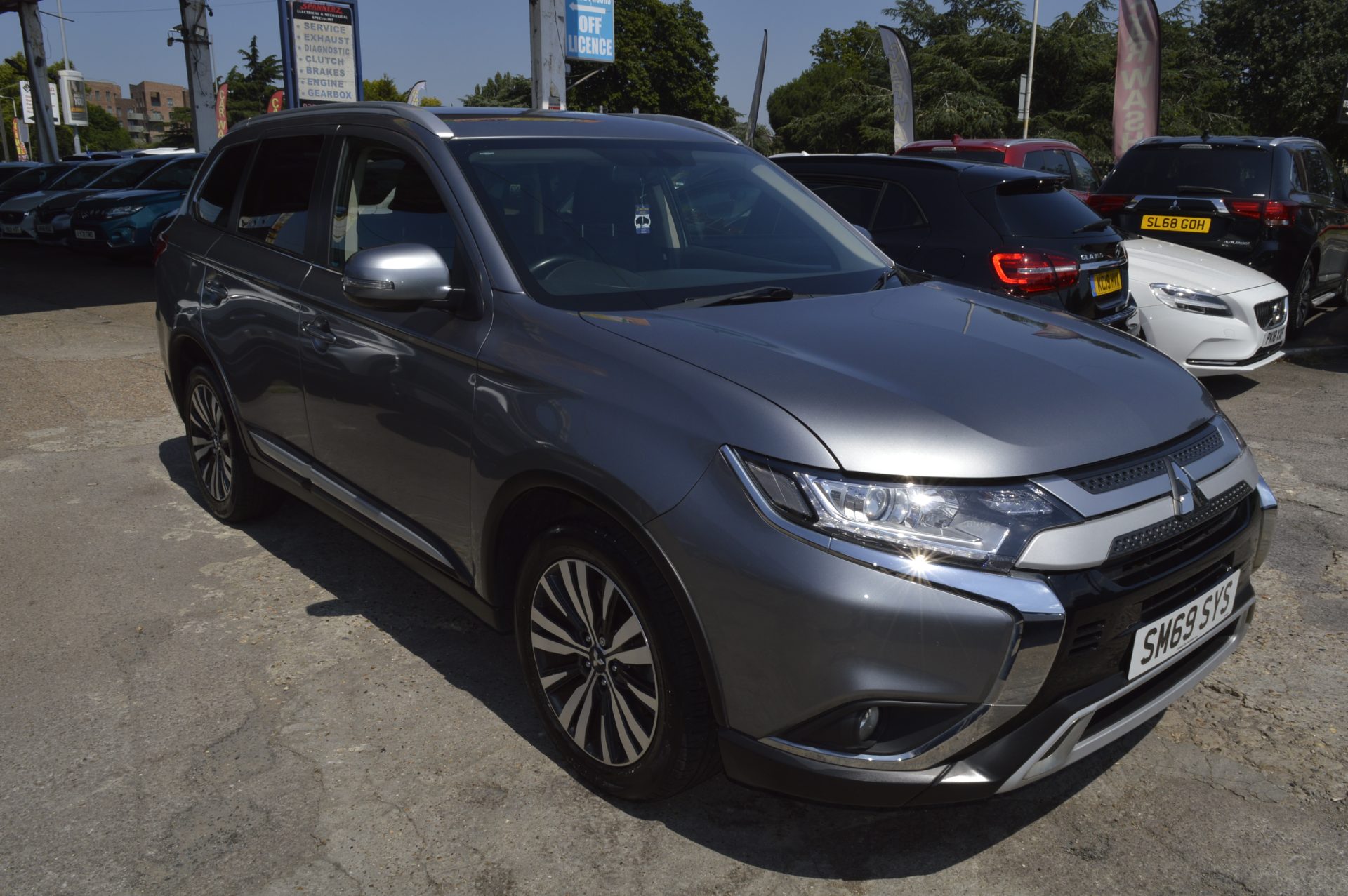 Mitsubishi OUTLANDER
