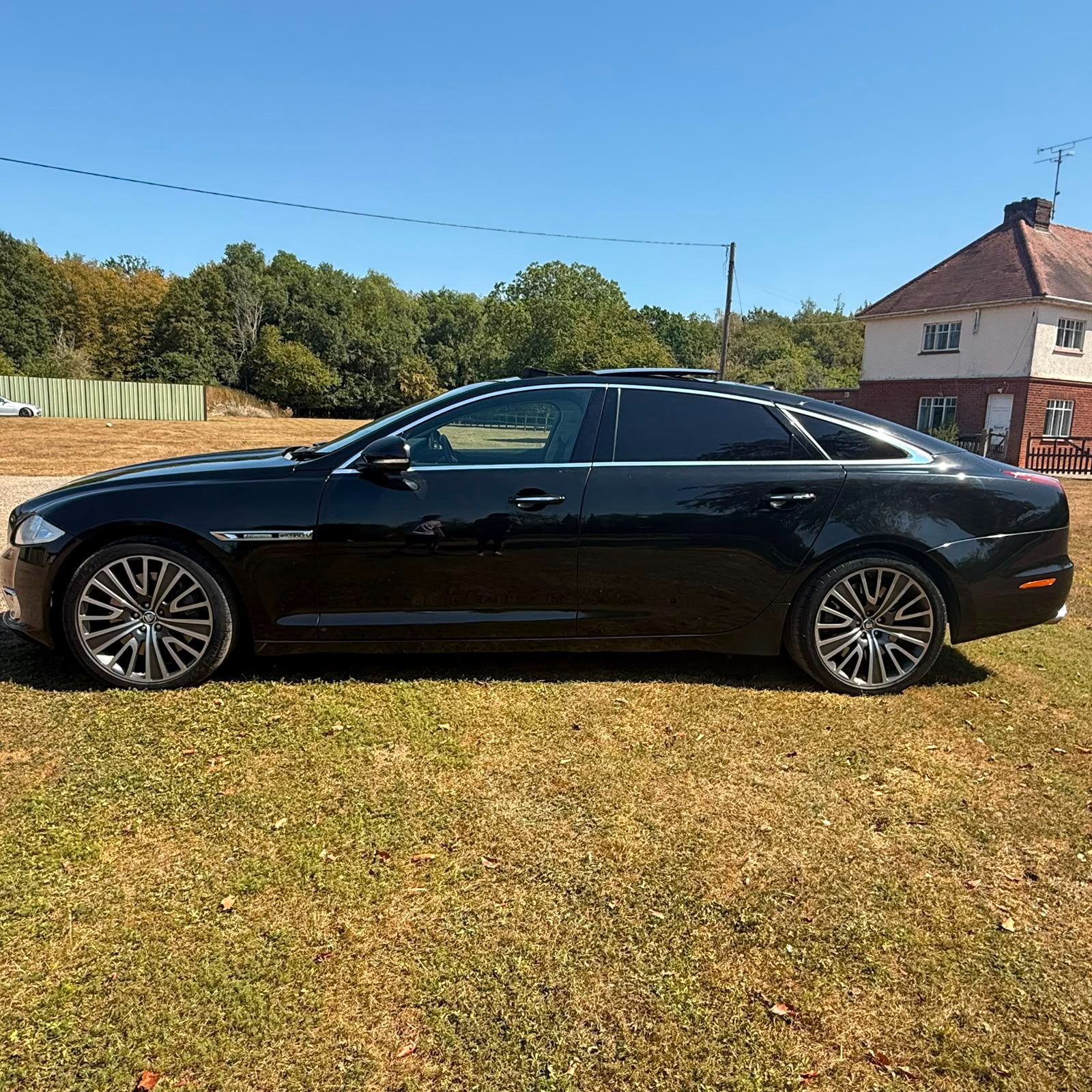 Jaguar Jaguar XJ 5.0 V8 Ultimate Saloon 4dr Petrol Auto Euro 5 (s/s) (LWB) (510 ps) - Image 7