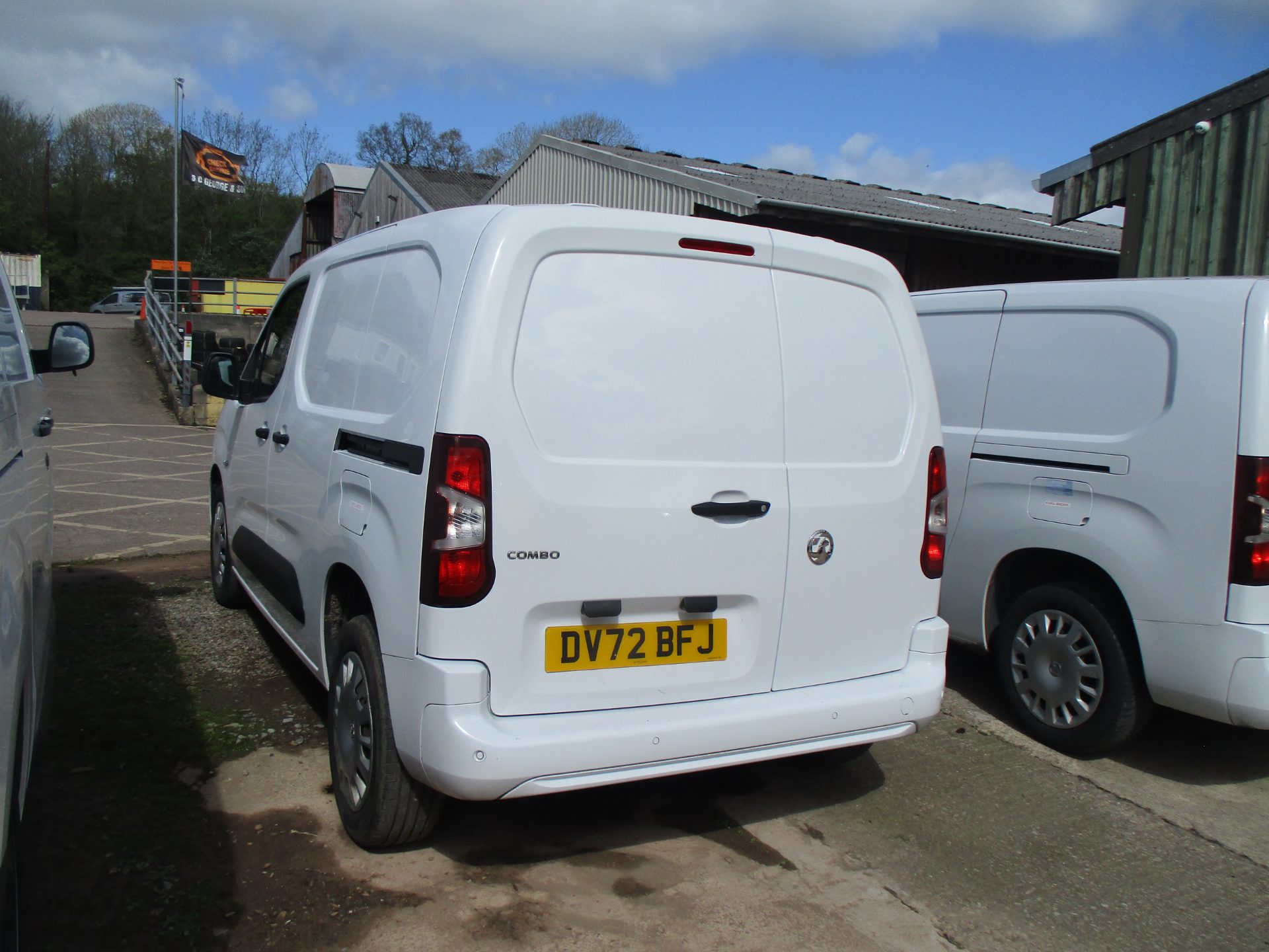 Vauxhall COMBO SPORTIVE L2 HI - Image 3